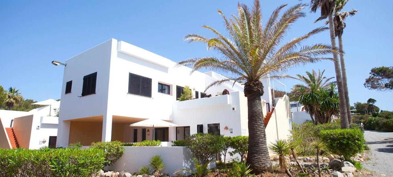 Apartamentos Club Cala Azul Làng Sant Carles de Paralta Ngoại thất bức ảnh