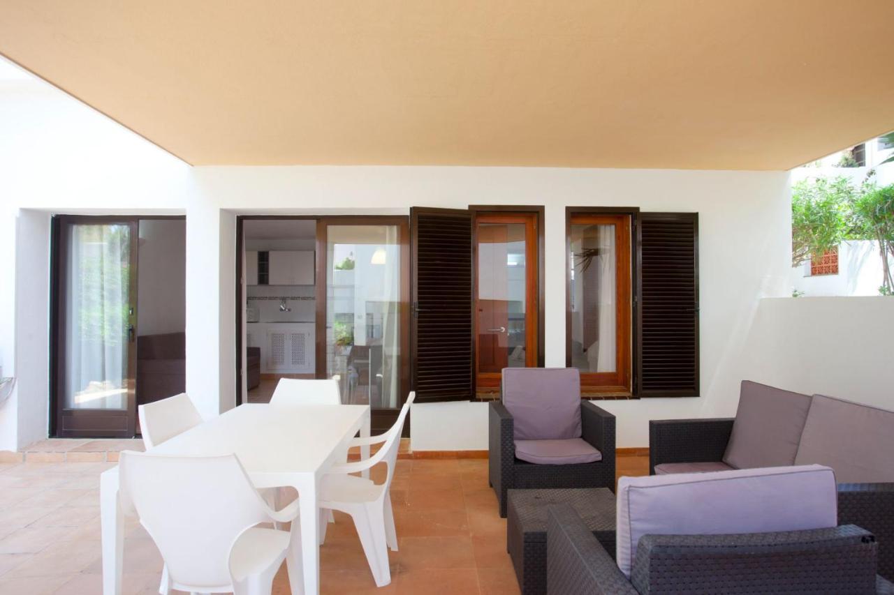 Apartamentos Club Cala Azul Làng Sant Carles de Paralta Ngoại thất bức ảnh