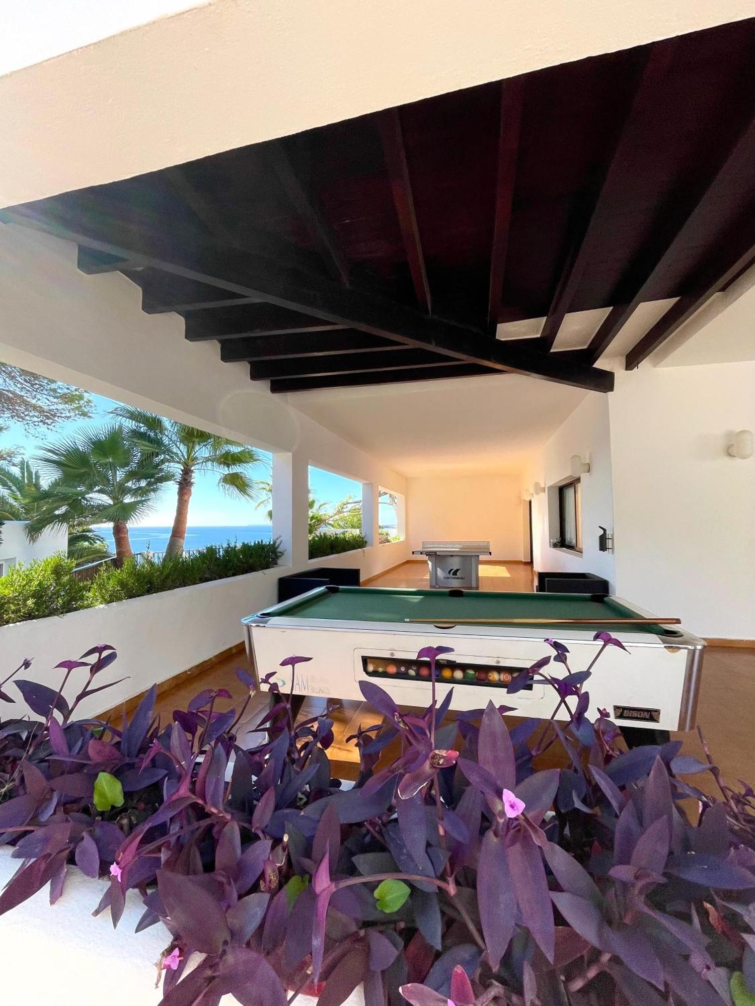 Apartamentos Club Cala Azul Làng Sant Carles de Paralta Ngoại thất bức ảnh